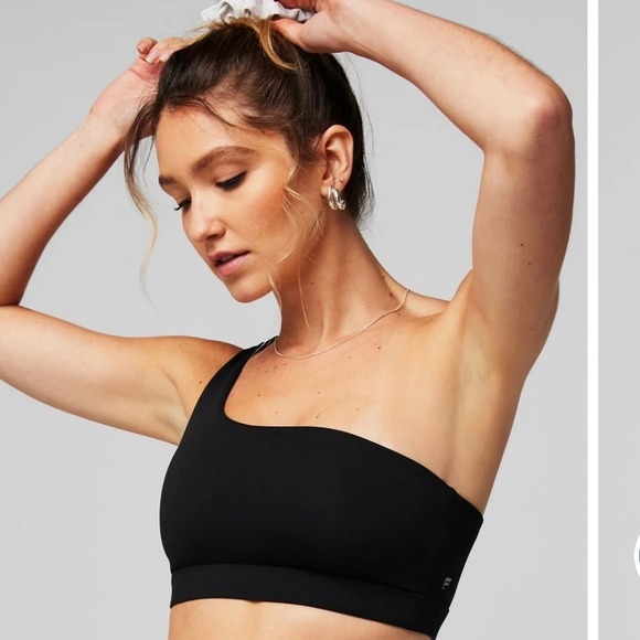 New Fabletics Asymmetrical Low Impact Bra – Black – Size Medium - Picture 1 of 4